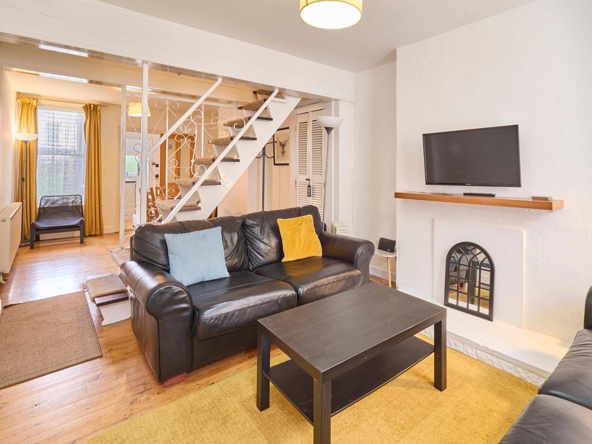 Host & - Saint Peters Apartment