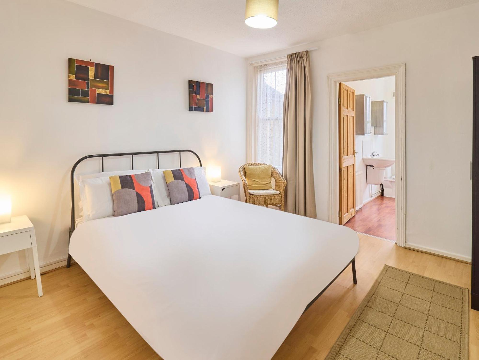 Host & - Saint Peters Apartment